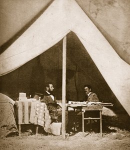 Il presidente Lincoln e il generale McLellan nella tenda di McLellan, Antietam, 4 ottobre 1862
